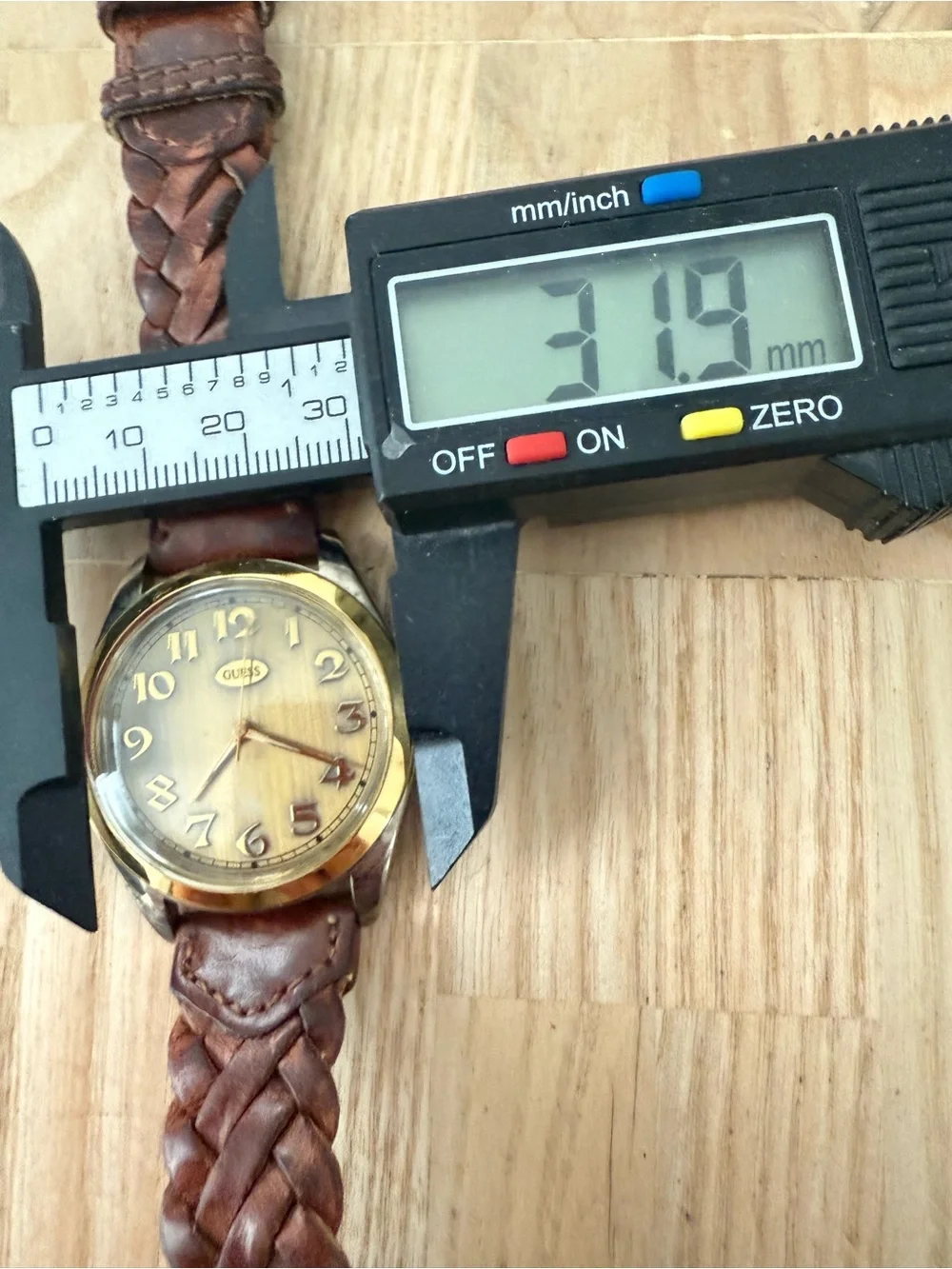 Vintage 90s Guess men’s gold tone brown leather watch NEW BATTERY